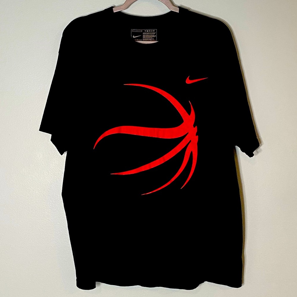 Nike Mens Basketball T-shirt Size Large.